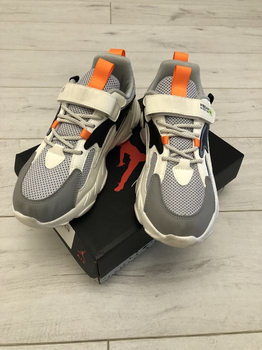 Кроссовки на 41 размер