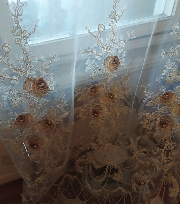 Парда зу́р холатда + труба карниз 5 метрлик текинга берилади.