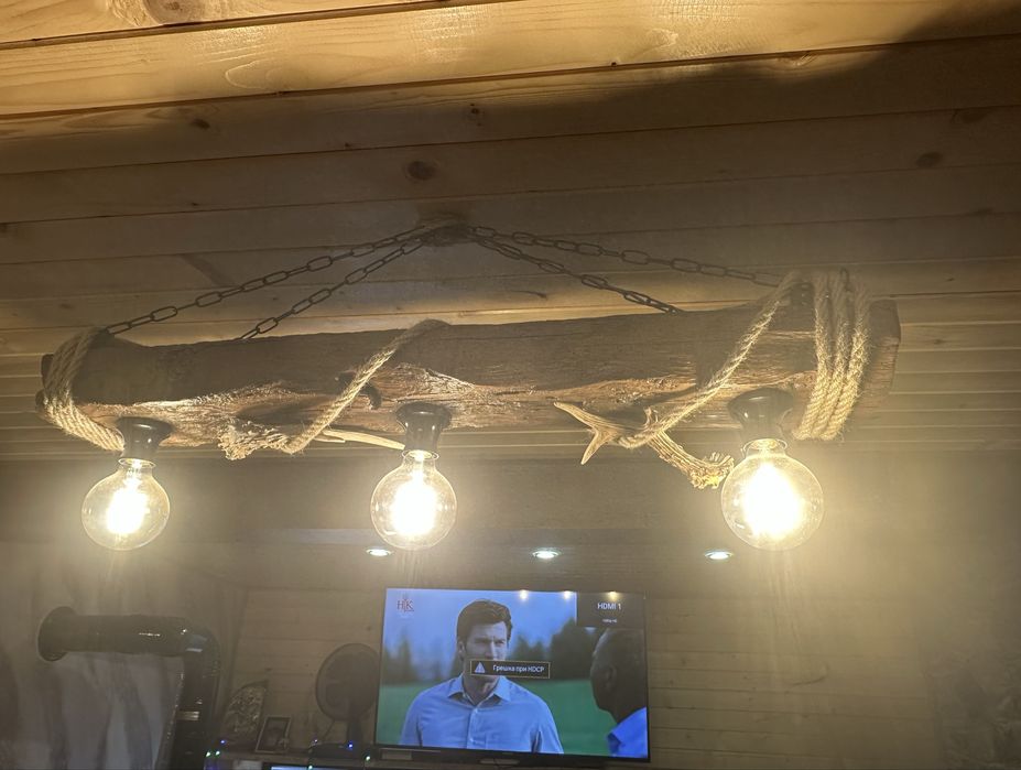 Битова лампа с истинско дърво