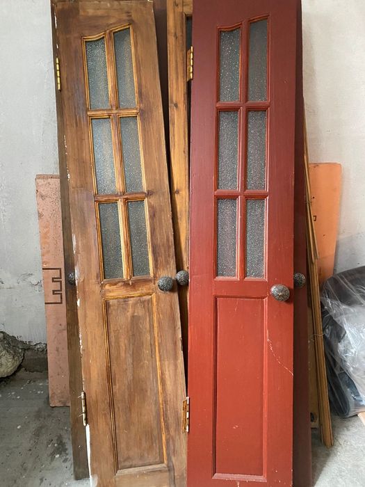 Двери ( парные и отдельные) и кресло