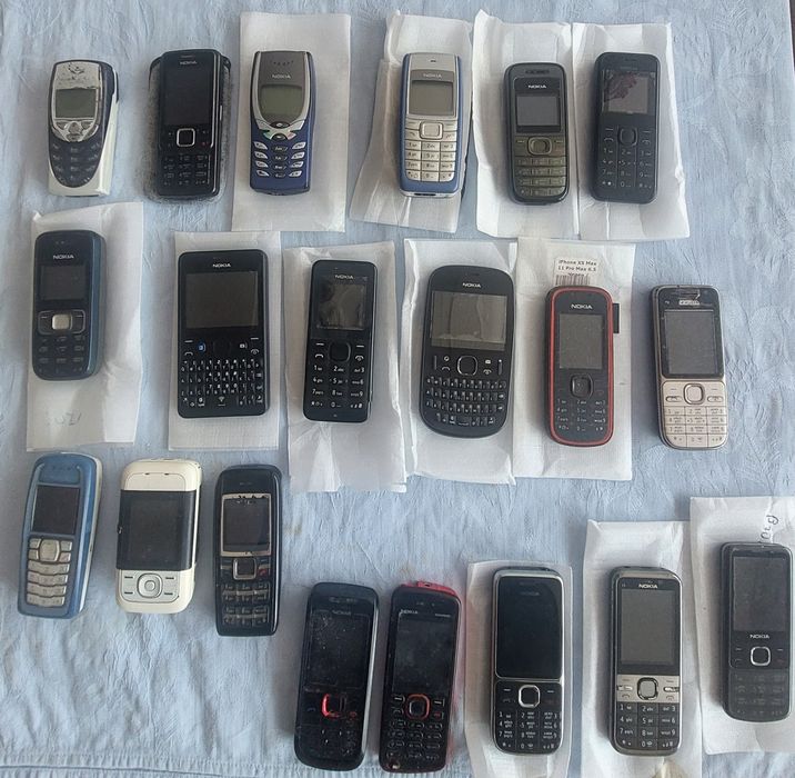 Лот Nokia 20 бр.
