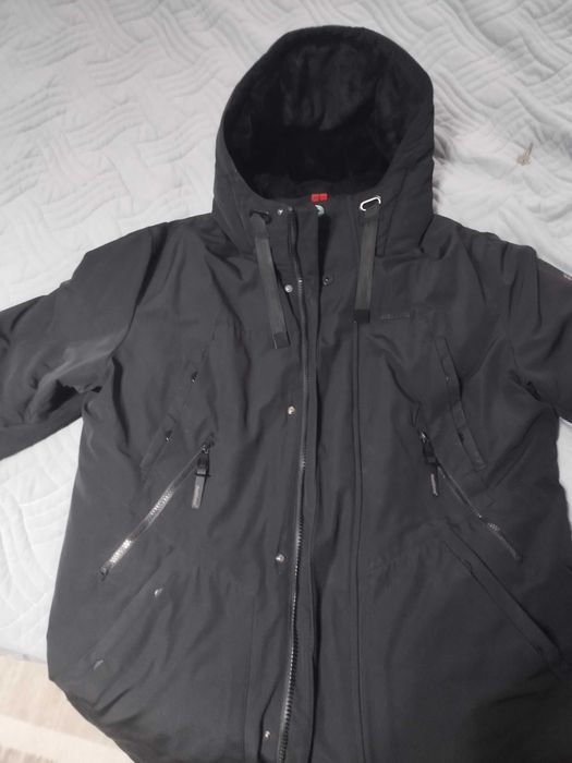 Продам теплую зимнюю мужскую куртку в отличном состоянии, размер 54-56