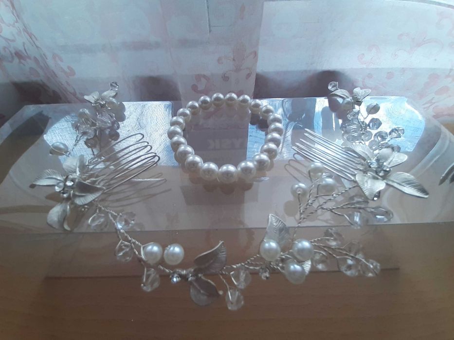 Бижута - Гривни, Обици, Гердани, Чокери, Диадема, Игли за коса