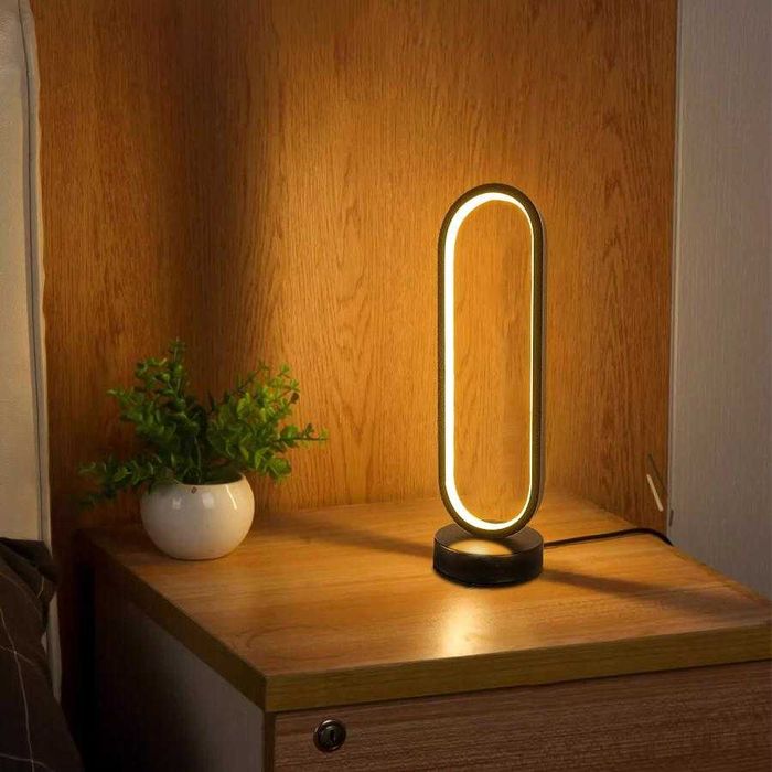 Настольная лампа