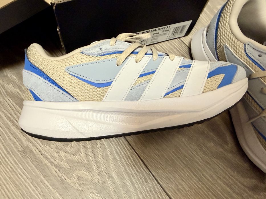 Adidas 40 номер - НОВИ
