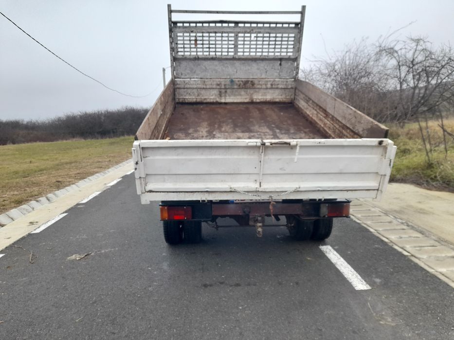 De vânzare iveco ani 2000