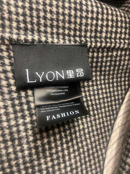 Палто пепит 100% вълна  с колан