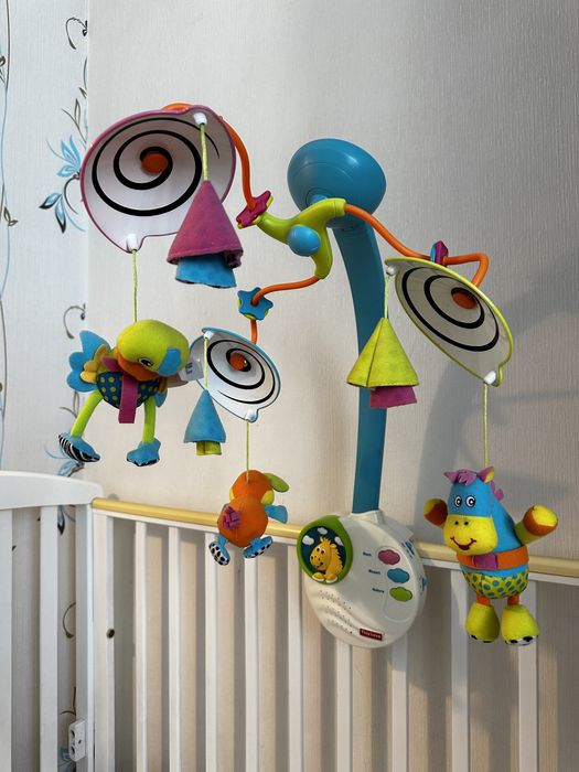 Кроватка детская + матрас+ мобиль