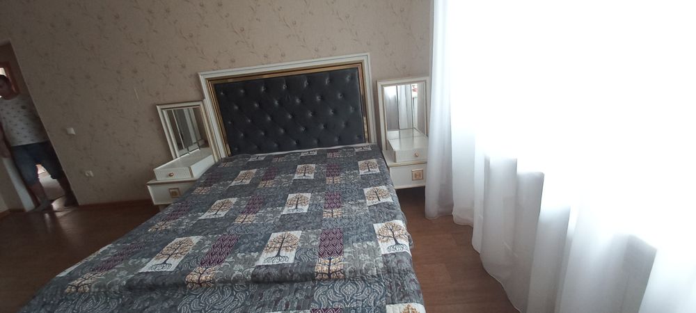 Продам спальный гарнитур
