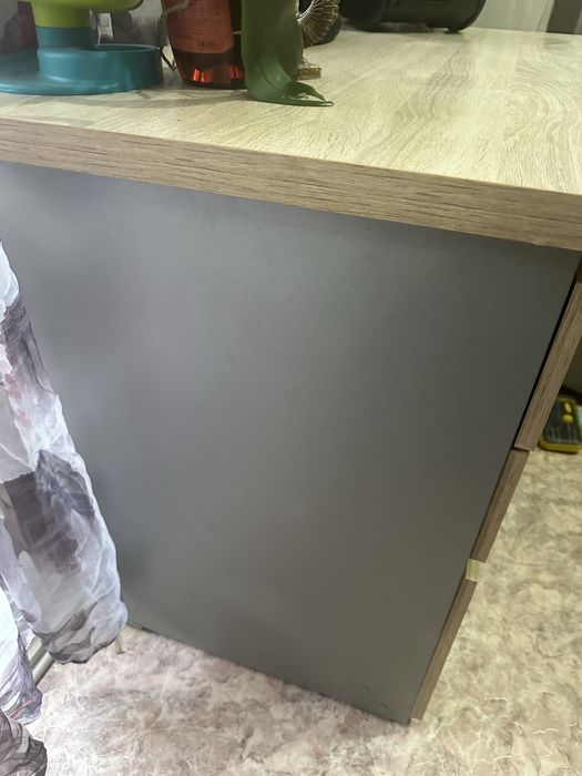 Продам стол