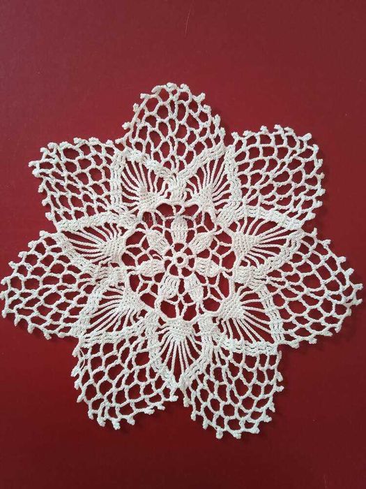 Антична среда на 20-ти век Салфетка плетена с една кука