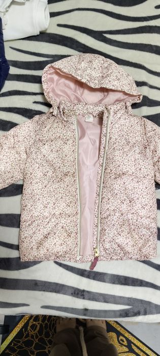 Курточка на девочку 4 годика.