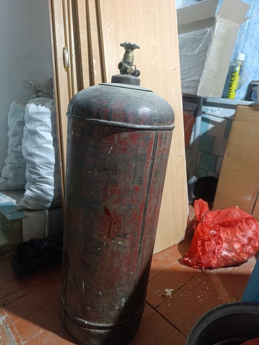 Газ баллон, большой красный