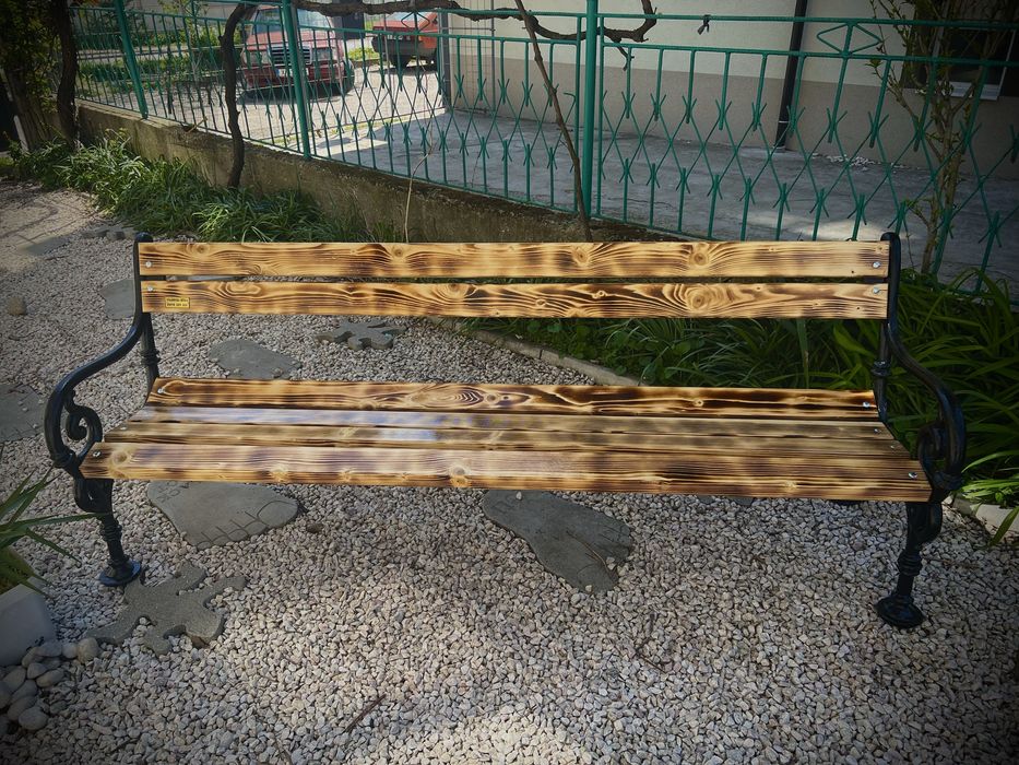 Градинска пейка .    ..