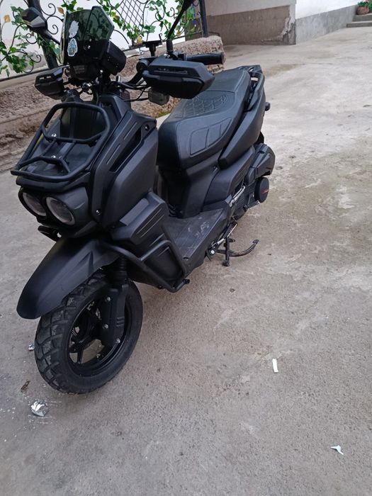 Skuter tank sotiladi