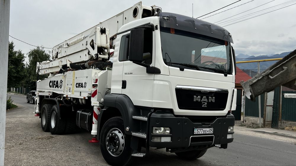 Автобетонасос  помпа слон