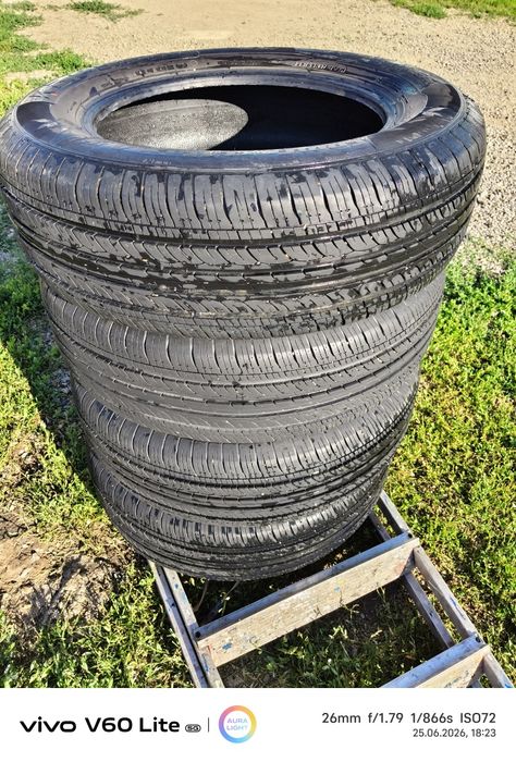 Продам шины R17 225/65