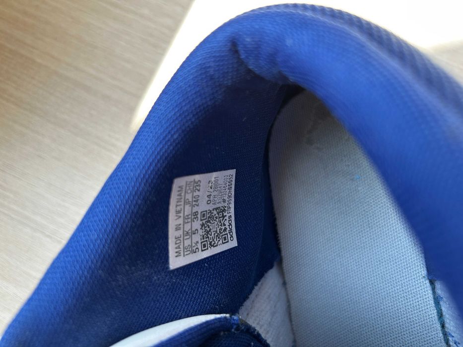 Продавам маратонки Adidas