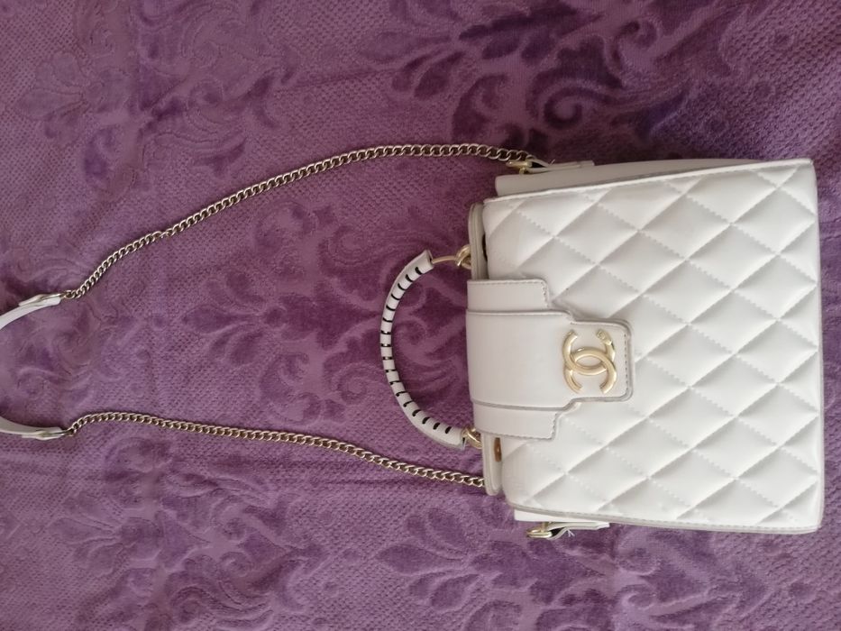 Продаётся сумочка, новая, Chanel, цена 5000