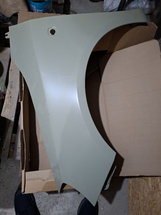 VIND  ARIPĂ SKODA NOUĂ  partea stingă și bare portbagaj