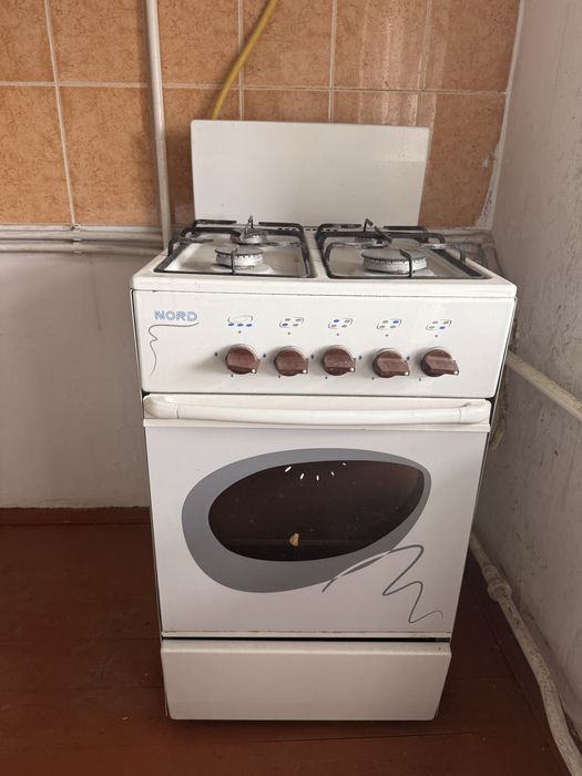 Продам газовую плиту б/у