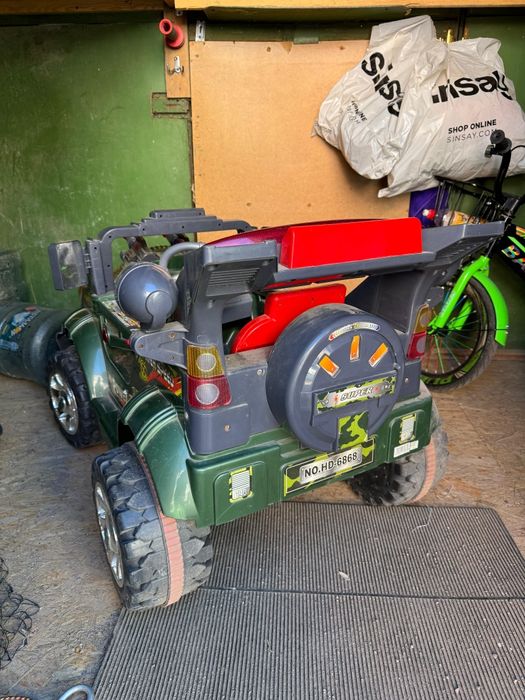 Продаю детскую электромашинку