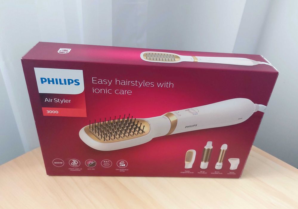 Perie noua cu aer cald Philips 3000, ioni, 4 accesorii, 800W