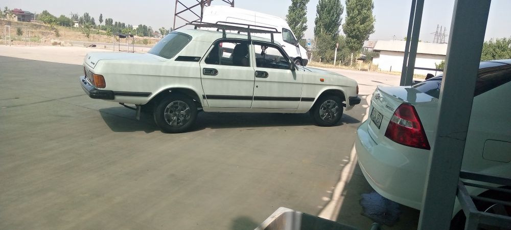 Gaz 31029 Gaz-benzin srochno sotiladi