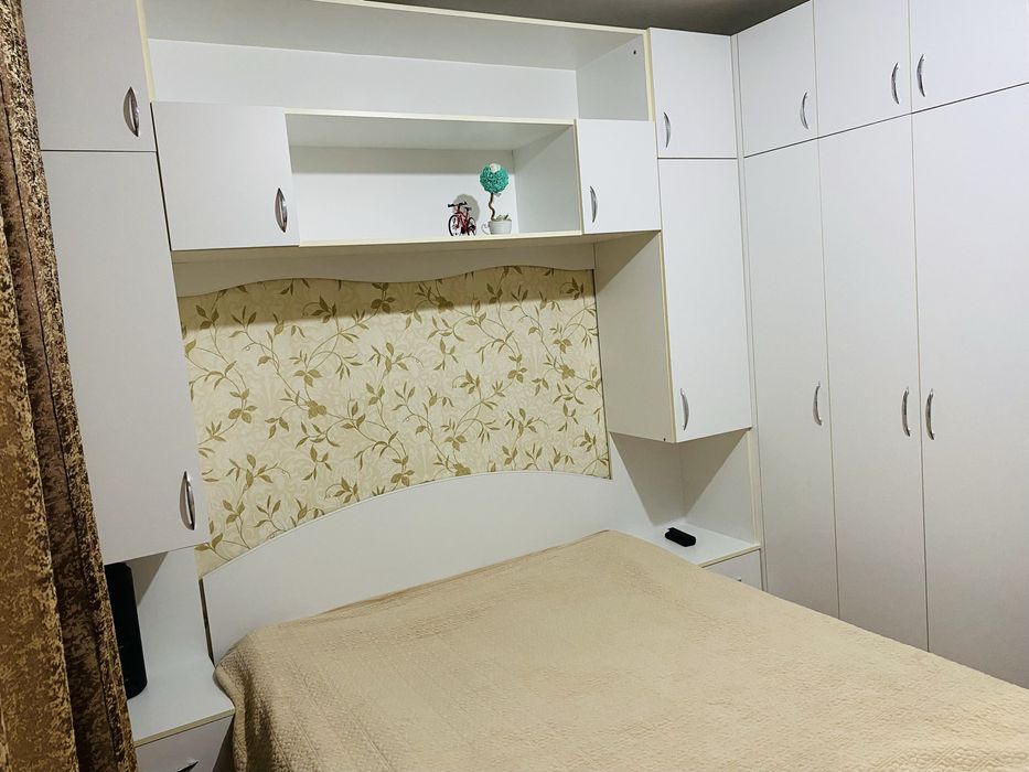 Продам спальный гарнитур в отл. сост