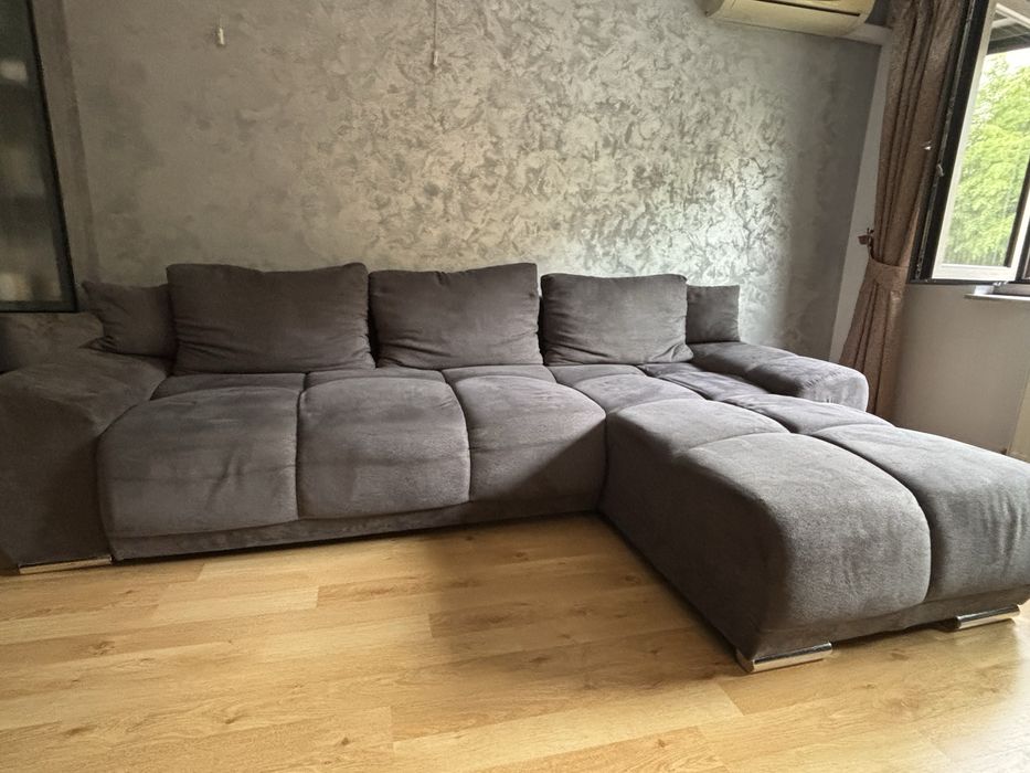 Vând colțar extensibil cu ladă depozitare .