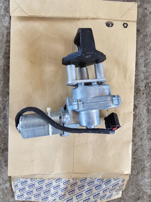 Volkswagen Multivan T5 Motor încuietoare ușă glisantă 7H0843766F