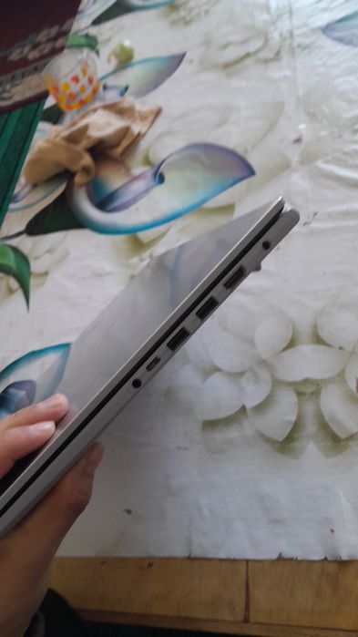 Noutbook: AsusVivobook