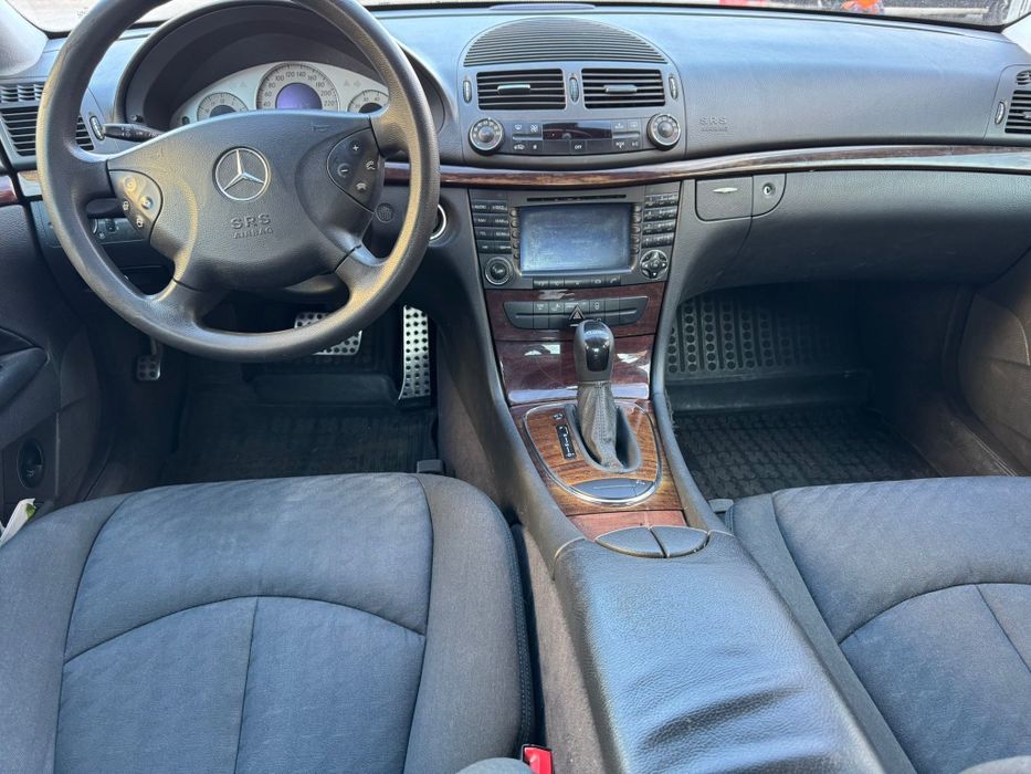 Mercedes-Benz E240 2003 Automat