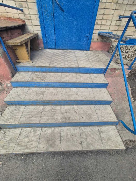 Продам 3 комнатную квартиру 1990 г