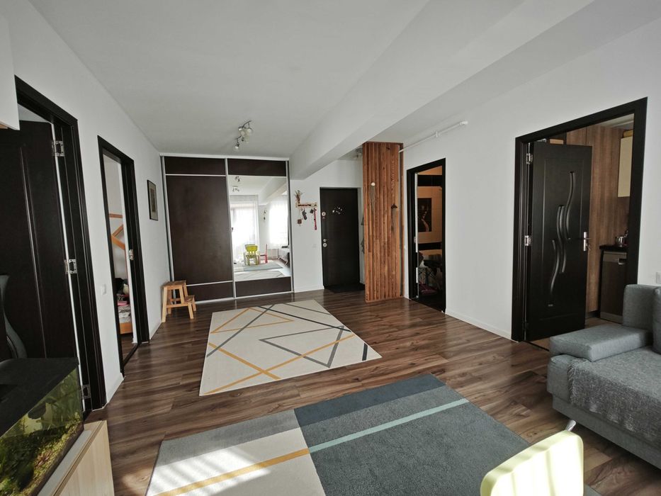 Persoană fizică vând apartament 3 camere – zona Regal, Baciu
