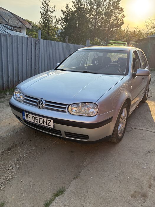 vand sau schimb golf 4 1.4 benzina