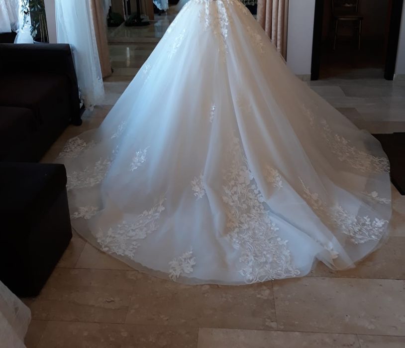 Rochie de mireasa printesa + voal model Vladiyan