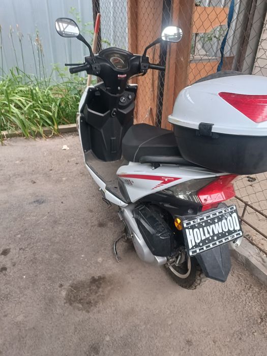 Скутер 125 кубовый