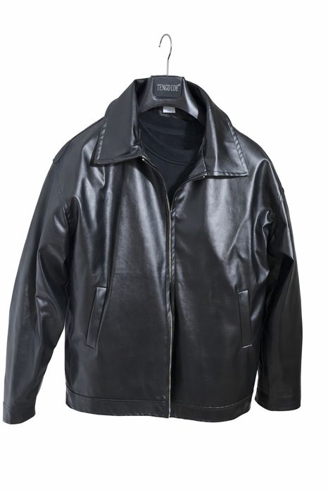 Продается кожанная куртка. Новая.