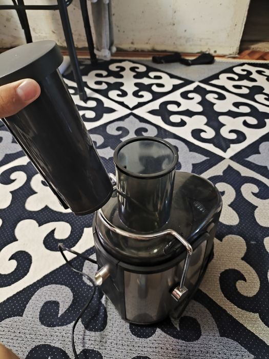 Сок выжималка подливной.