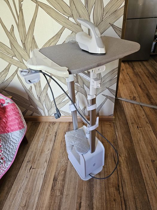 Продам  вертикальный отпариватель