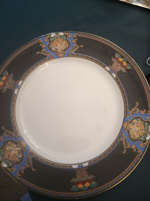 Порцеланови чинии Noritake