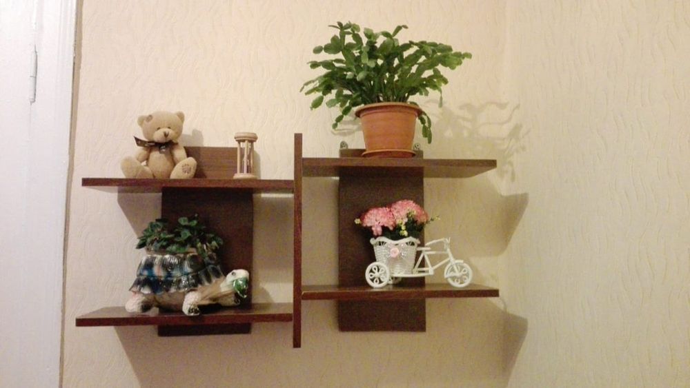 Полка коричневая под цветы