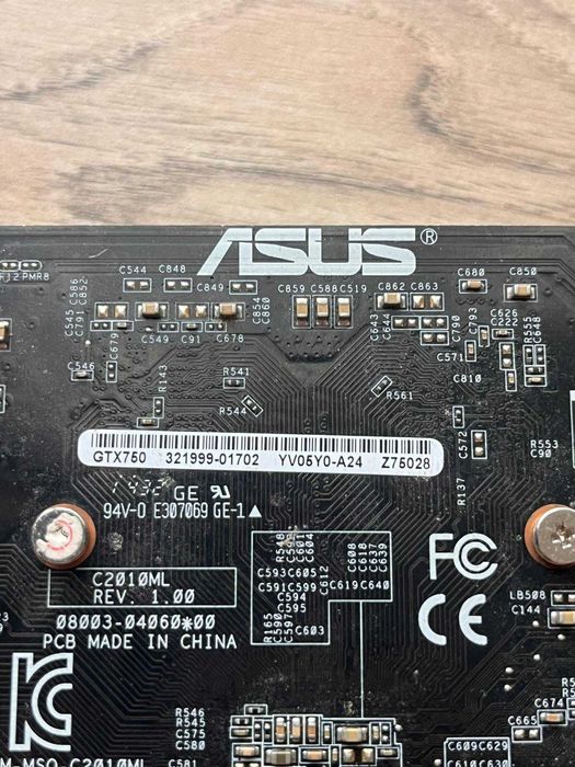 Placi video Asus GTX 750 1GB si GT 730 2GB