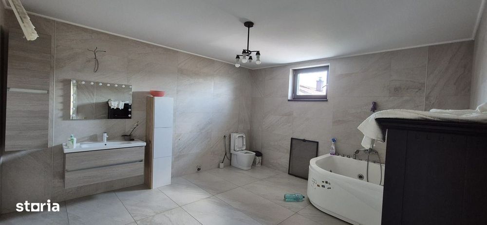 De vanzare casa tip Vila - Livezeni