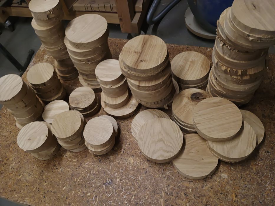 Парчета и изрезки от суха  дъбова дървесина