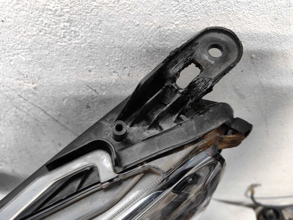 Оригинален фар Тойота  Toyota Hilux Full Led