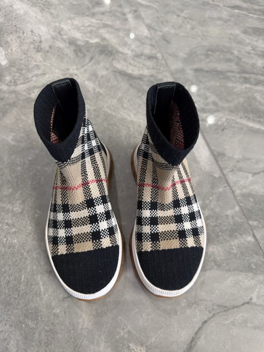Оригинални Burberry 23