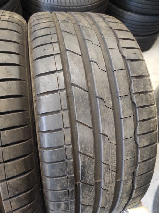 255/35/20 Hankook
