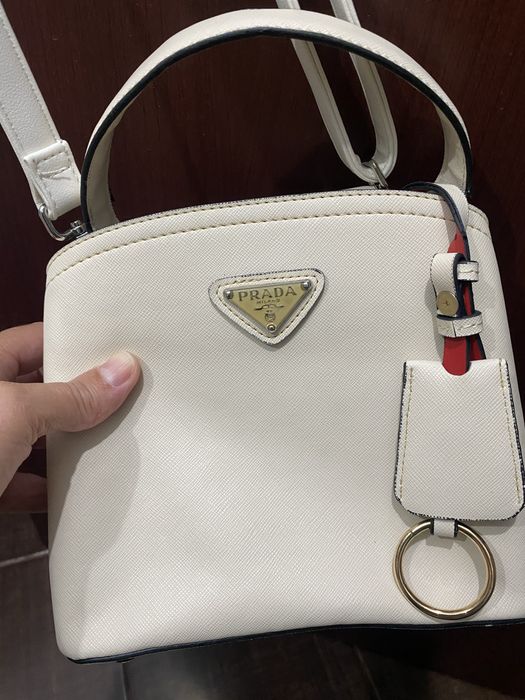 Geanta marca Prada
